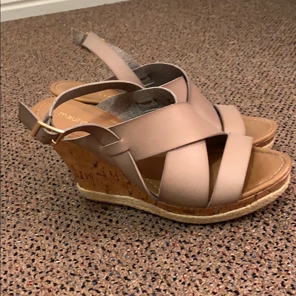 Wedge Heels - Picture 1 of 1